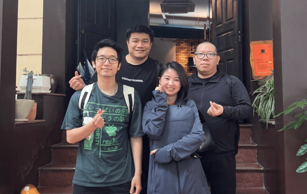 Họp team tại Noble Moment cafe